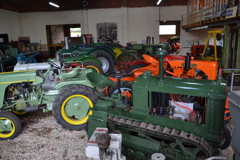 Vieilles-mecaniques-musee-atelier-tracteurs-chenilles_4